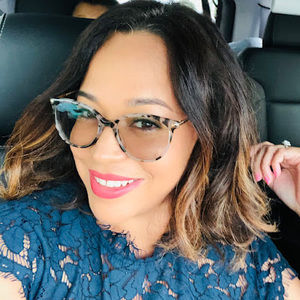 Meet your Posher, Carolina